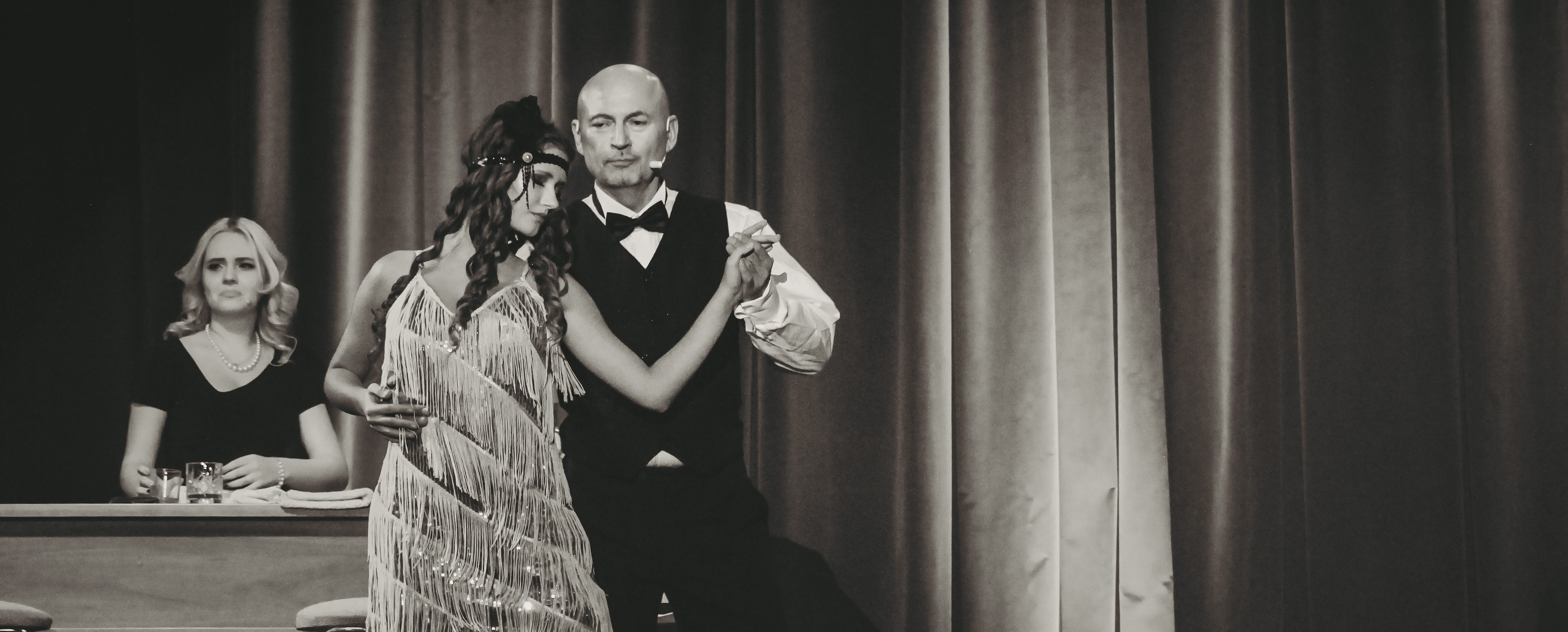 Zapraszamy na  MUSICAL "Szalone Lata Retro" Teatru Muzycznego UWM